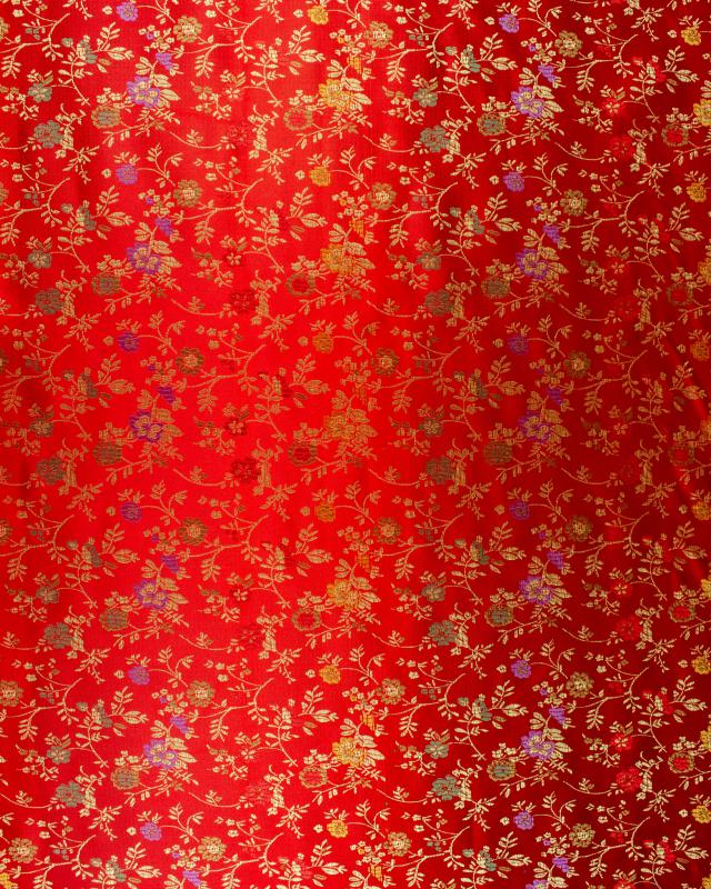 Satin jacquard flowers on Red - Tissushop